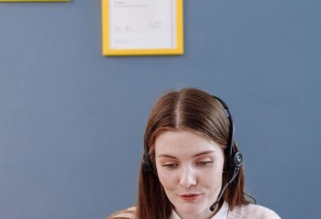 TEFL Certification - Teacher Teaching Online